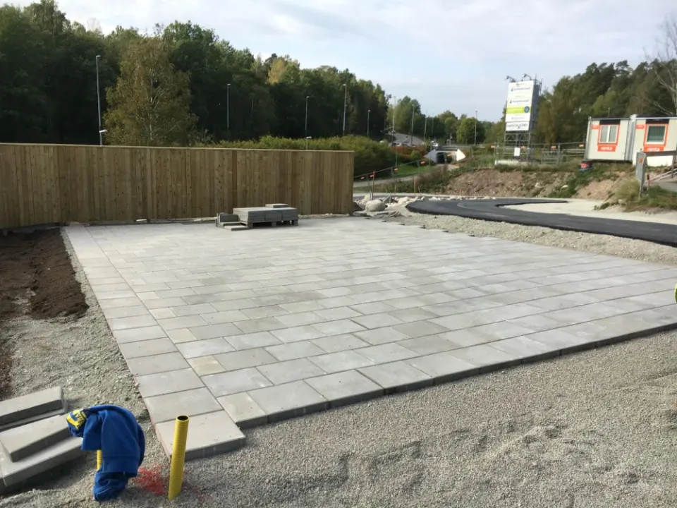 Plattsatt yta på villatomt i Uddevalla