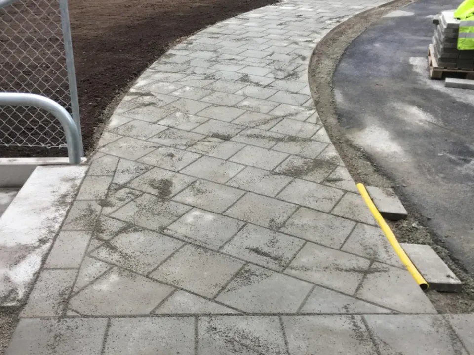 Plattsättning med kant i Uddevalla Plattsättning med kant i Uddevalla